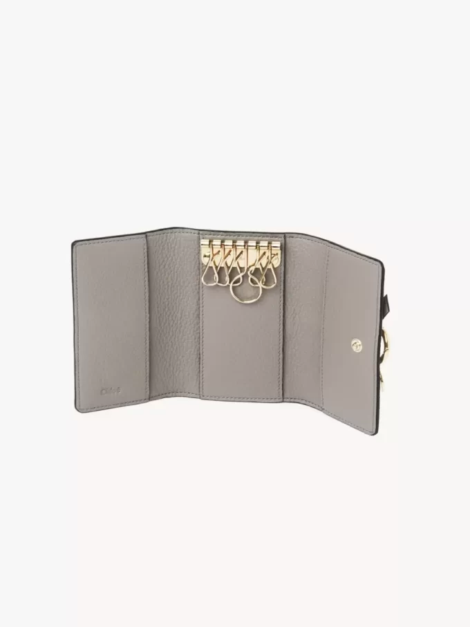 Alphabet key case in grained leather Alphabet key case in grained leather