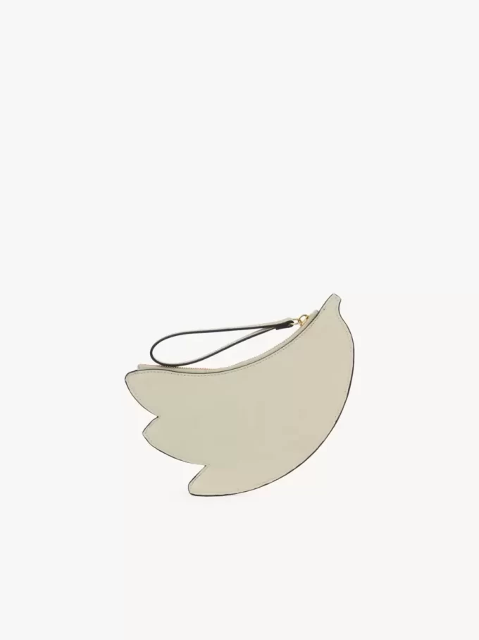 Banana flat pouch in grained leather Banana flat pouch in grained leather