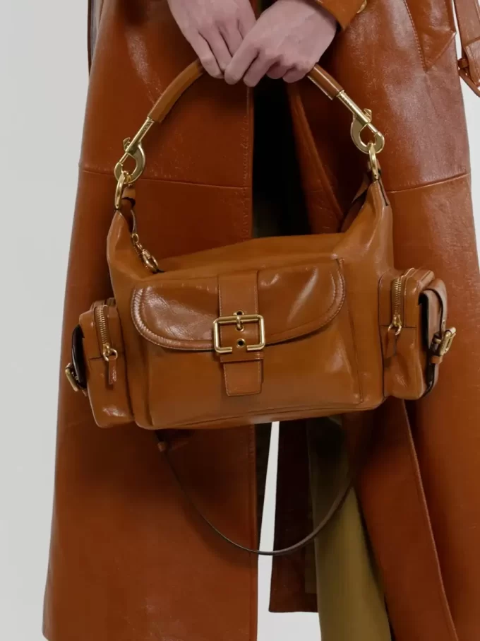 Camera bag in shiny leather Camera bag in shiny leather