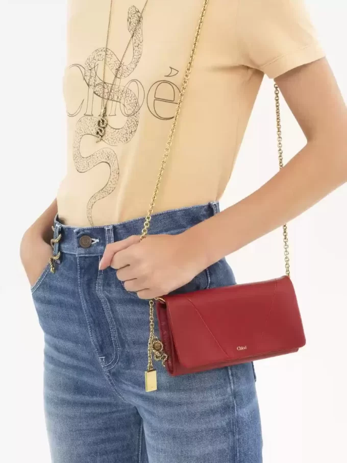 Chloé Spin flap wallet on chain in grained leather Chloé Spin flap wallet on chain in grained leather