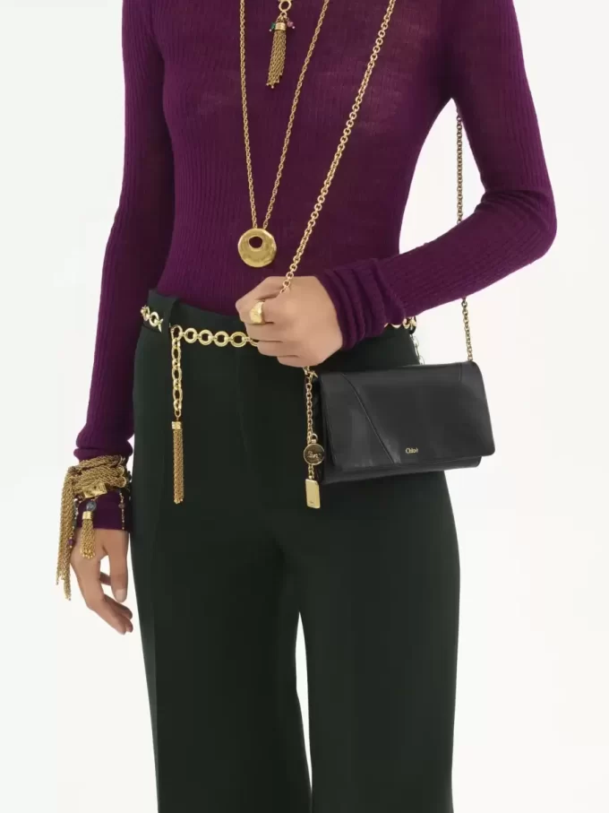 Chloé Spin flap wallet on chain in grained leather Chloé Spin flap wallet on chain in grained leather