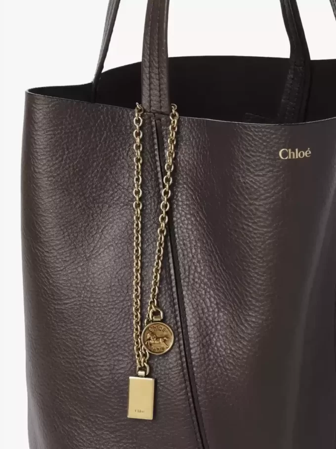Chloé Spin tote bag in grained leather Chloé Spin tote bag in grained leather