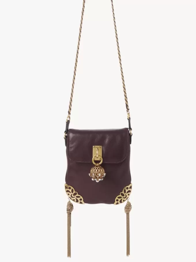 Château Treasures chain flap bag in grained leather Château Treasures chain flap bag in grained leather