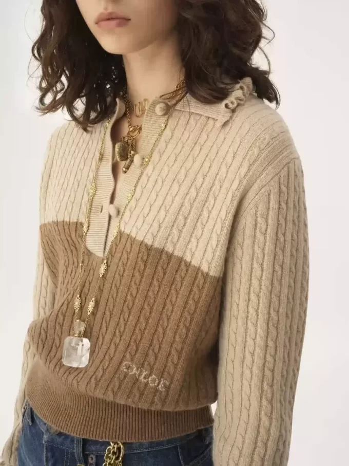 Collar sweater in a wool & cashmere knit Collar sweater in a wool & cashmere knit