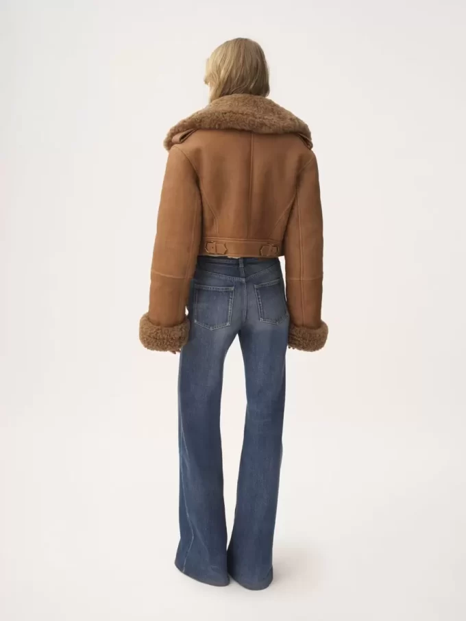 Cropped boxy jacket in leather Cropped boxy jacket in leather