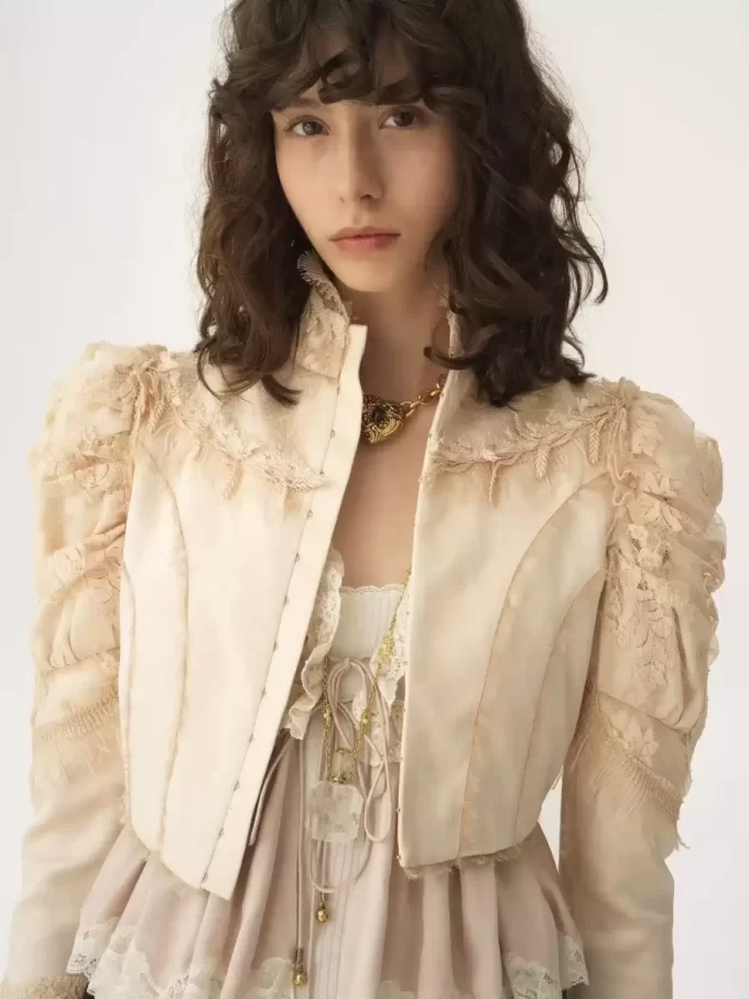 Cropped fitted jacket in silk duchess satin & lace Cropped fitted jacket in silk duchess satin & lace