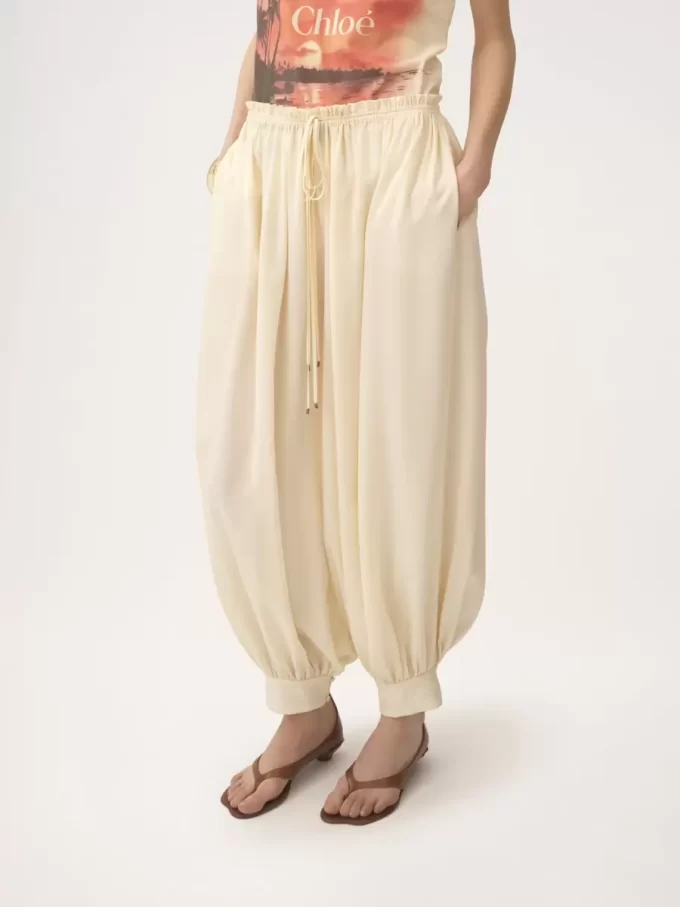 Cropped fluid pants in crêpe de chine Cropped fluid pants in crêpe de chine