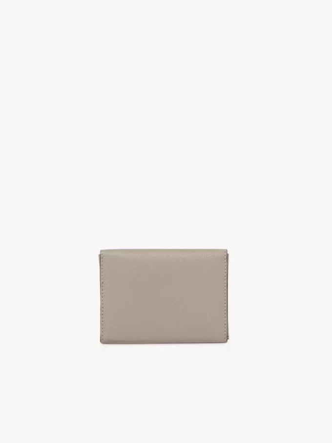 Envelope card holder in grained leather Envelope card holder in grained leather