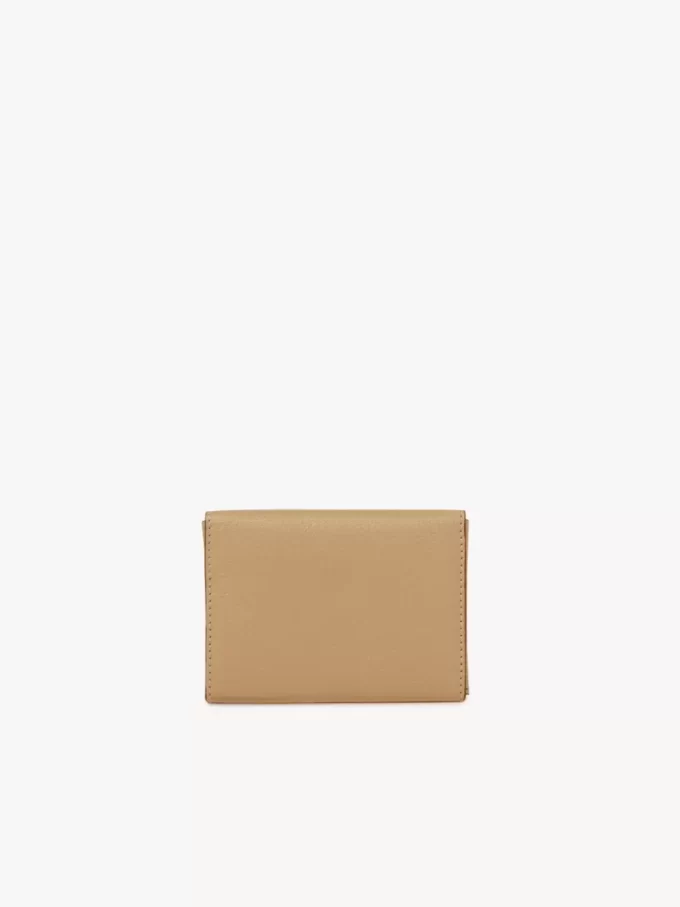 Envelope card holder in grained leather Envelope card holder in grained leather