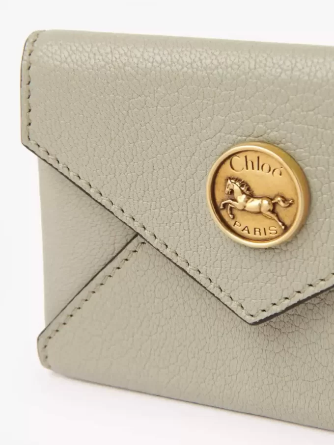 Envelope card holder in grained leather Envelope card holder in grained leather