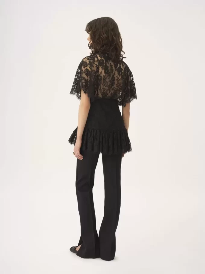 Fitted ruffle top in lace Fitted ruffle top in lace