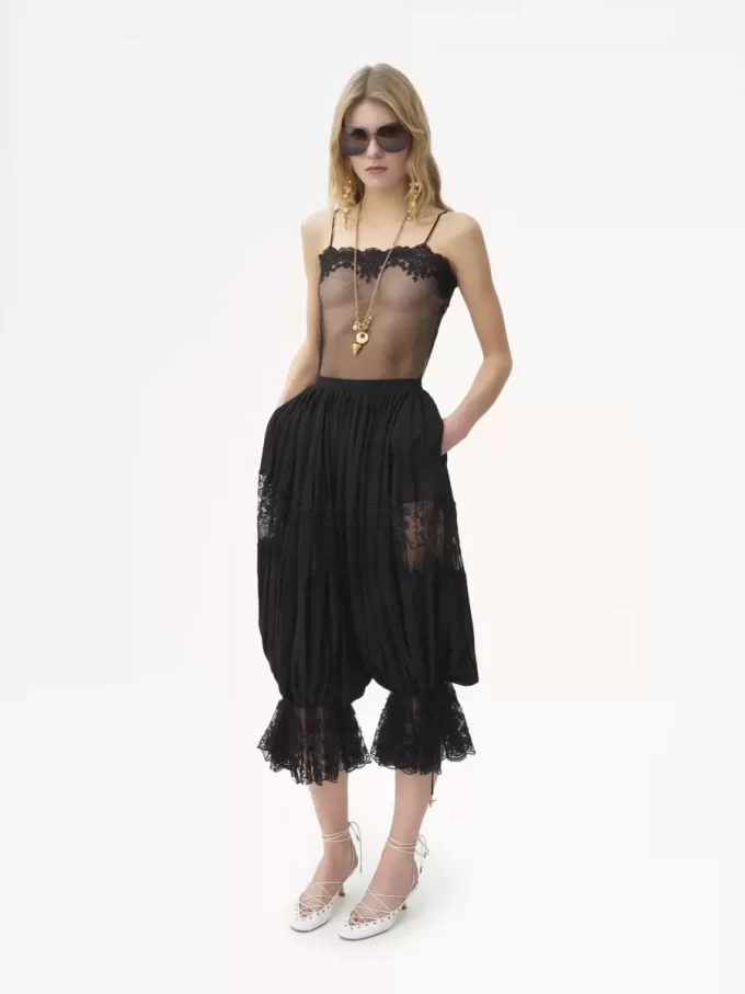 Fitted tank top in embroidered lace Fitted tank top in embroidered lace