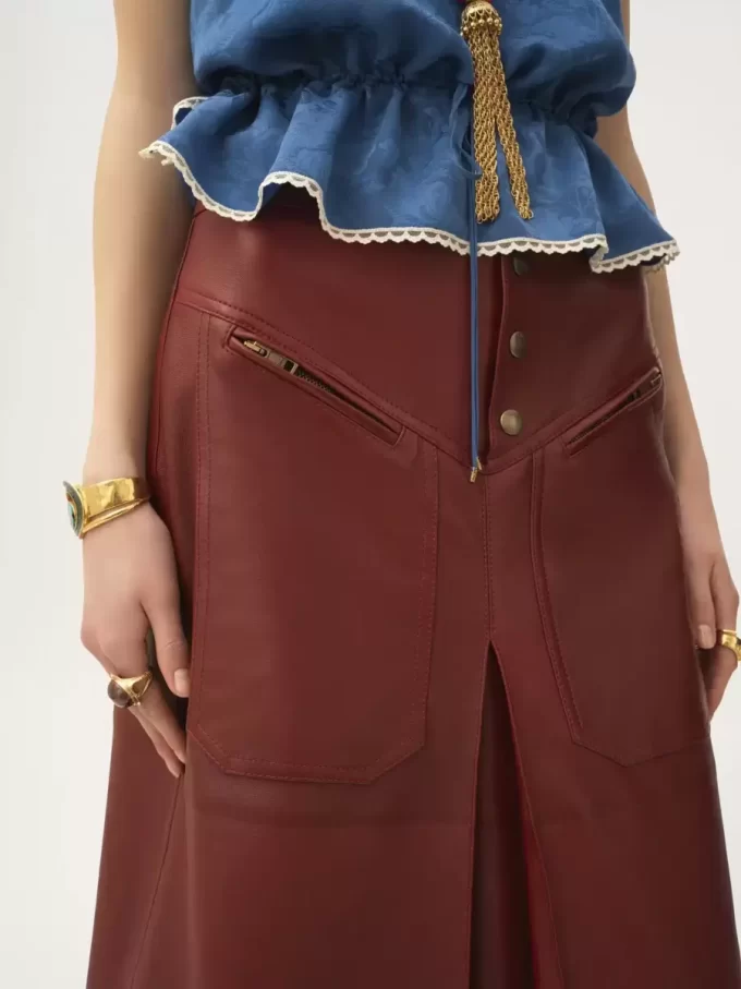 Knee-length skirt in leather Knee-length skirt in leather