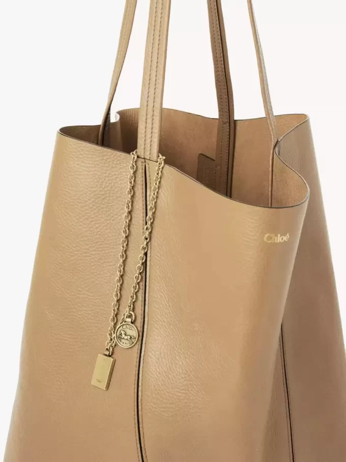 Large Chloé Spin tote bag in grained leather Large Chloé Spin tote bag in grained leather