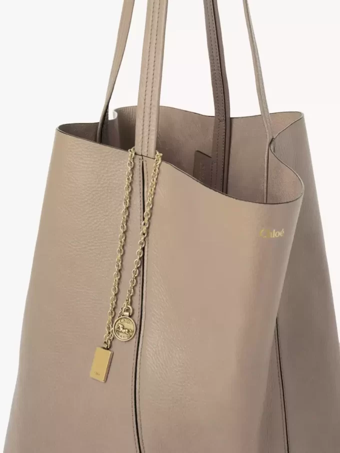 Large Chloé Spin tote bag in grained leather Large Chloé Spin tote bag in grained leather