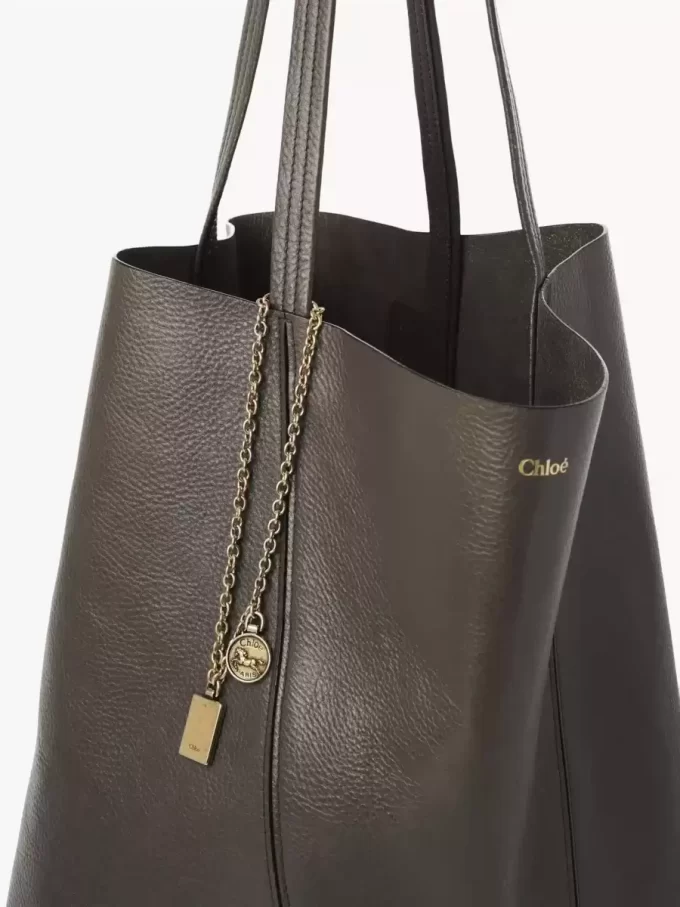Large Chloé Spin tote bag in grained leather Large Chloé Spin tote bag in grained leather