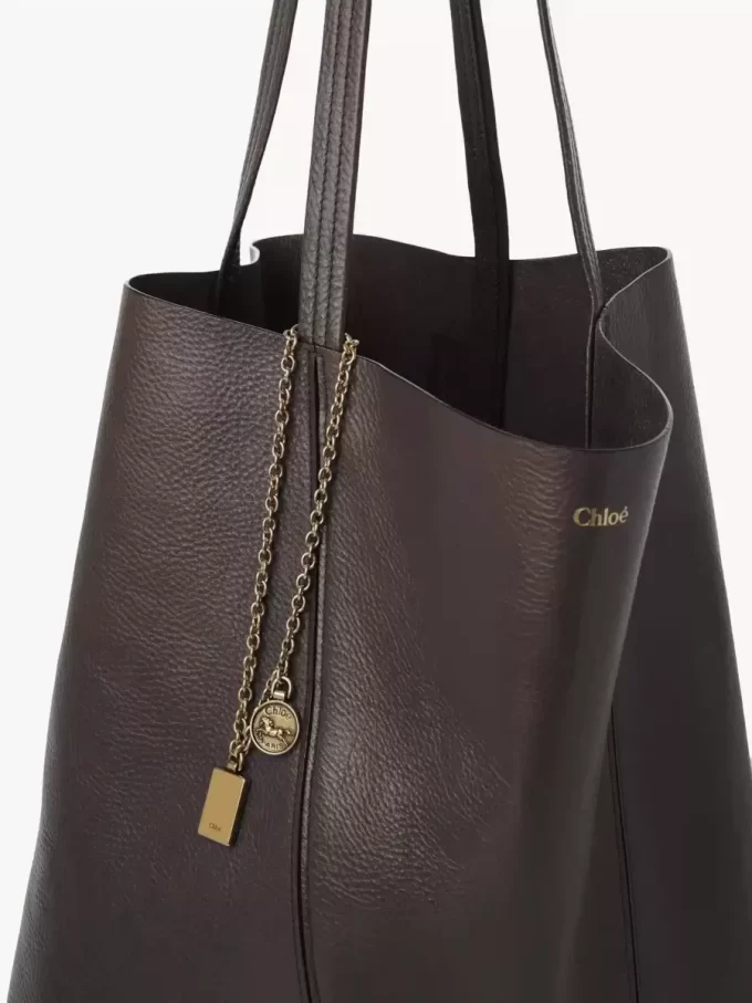 Large Chloé Spin tote bag in grained leather Large Chloé Spin tote bag in grained leather