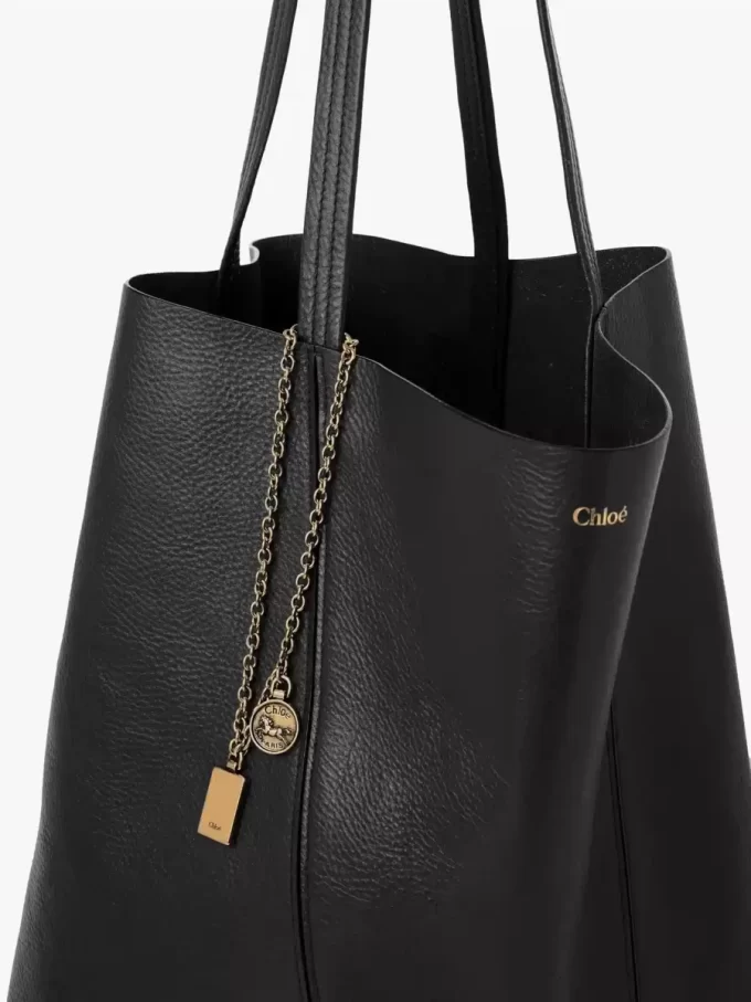 Large Chloé Spin tote bag in grained leather Large Chloé Spin tote bag in grained leather