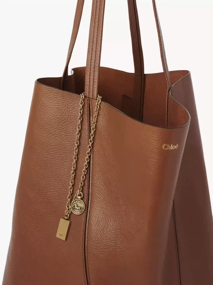 Large Chloé Spin tote bag in grained leather Large Chloé Spin tote bag in grained leather