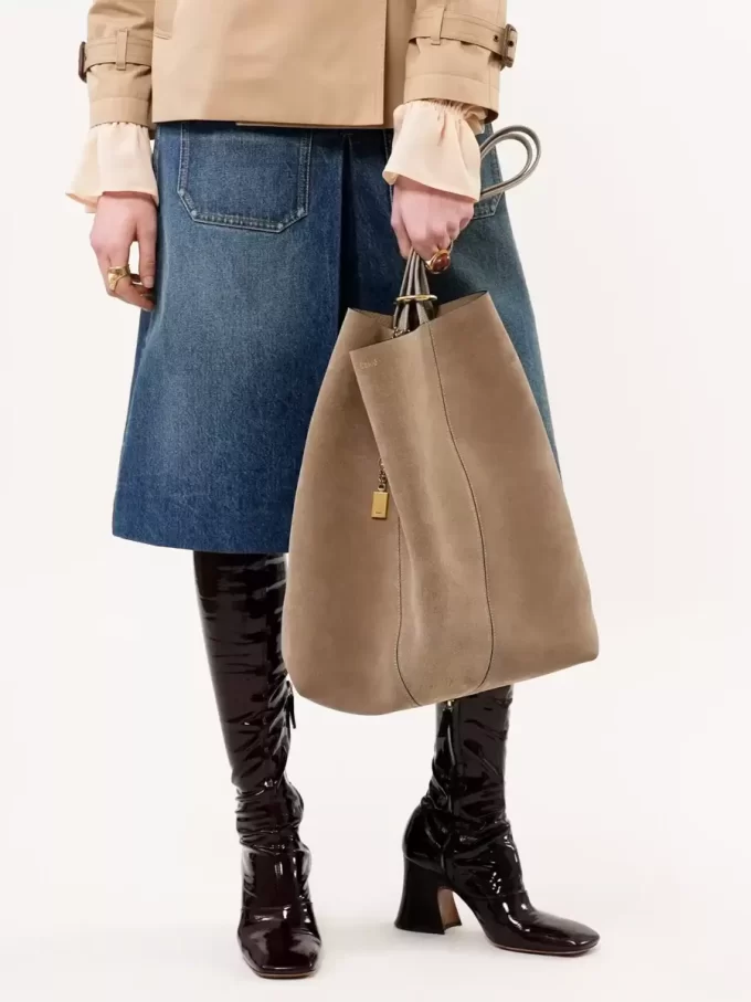 Large Chloé Spin tote bag in suede leather Large Chloé Spin tote bag in suede leather