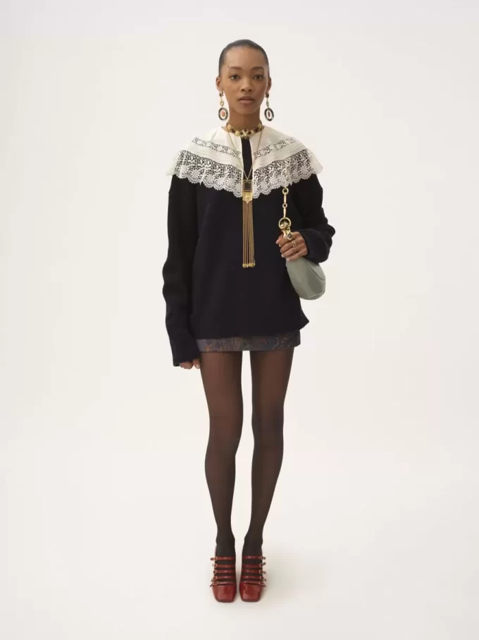 Logo sweater in a wool & cashmere knit Logo sweater in a wool & cashmere knit