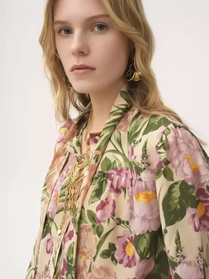 Maxi gathered lavallière blouse in crêpe de chine Maxi gathered lavallière blouse in crêpe de chine