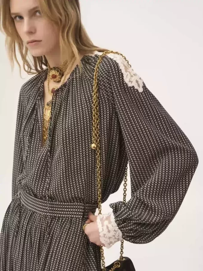 Open-neck top in crêpe de chine & lace Open-neck top in crêpe de chine & lace