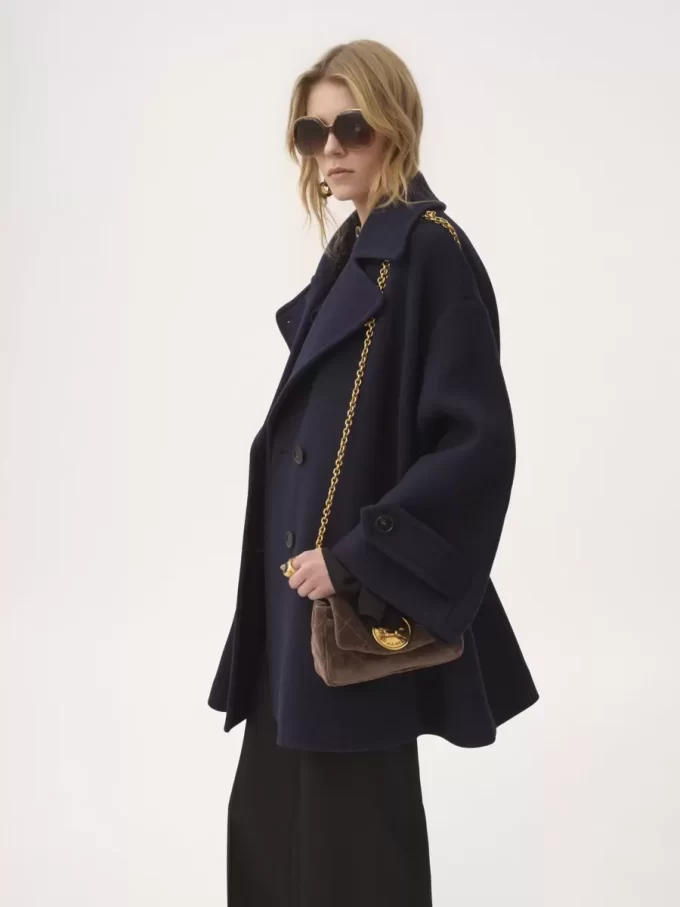 Oversized double-breasted coat in wool Oversized double-breasted coat in wool