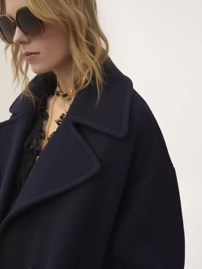 Oversized double-breasted coat in wool Oversized double-breasted coat in wool