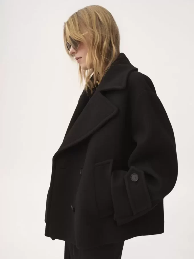 Oversized short coat in wool Oversized short coat in wool