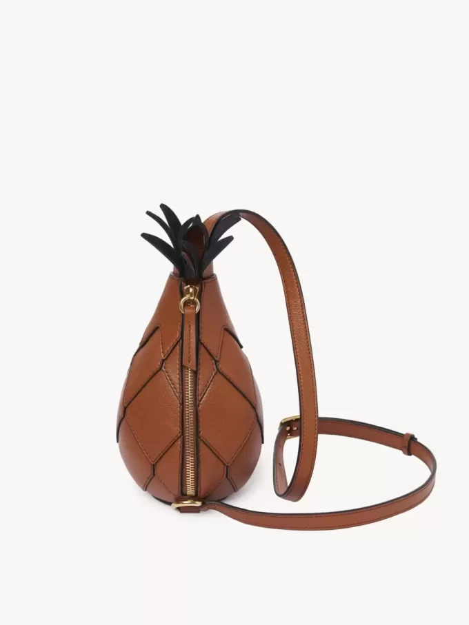 Pineapple shoulder bag in grained leather Pineapple shoulder bag in grained leather