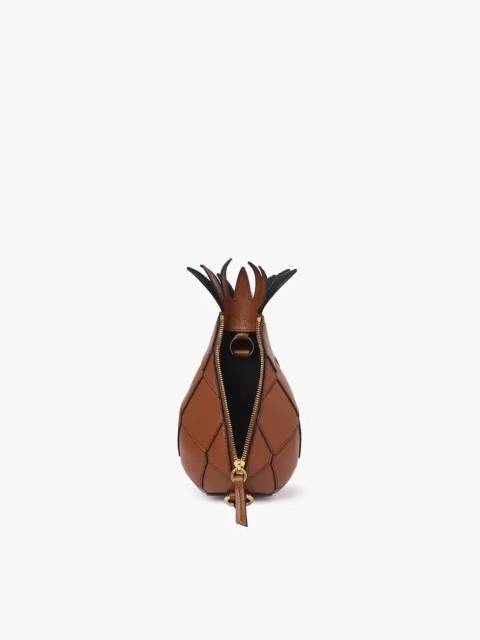 Pineapple shoulder bag in grained leather Pineapple shoulder bag in grained leather