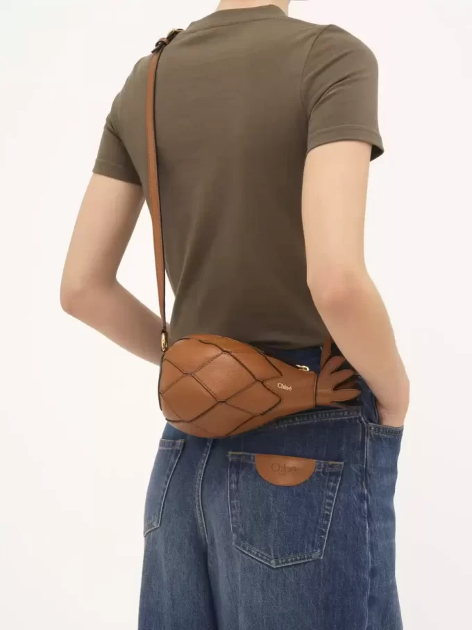 Pineapple shoulder bag in grained leather Pineapple shoulder bag in grained leather