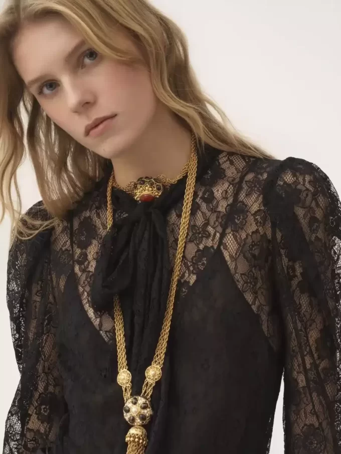 Puff-sleeve lavallière top in floral lace jacquard Puff-sleeve lavallière top in floral lace jacquard