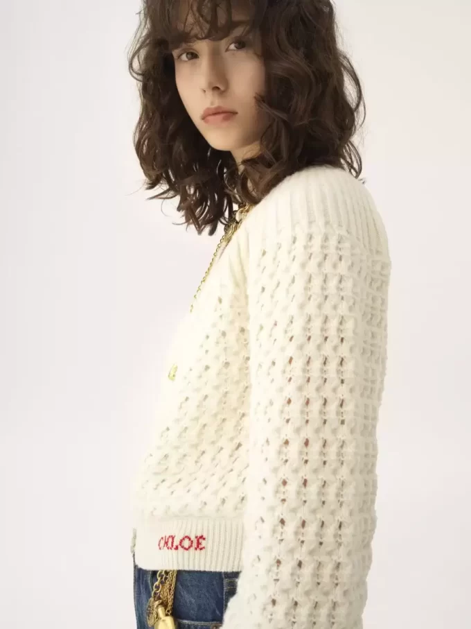 Round-neck cardigan in a wool & cashmere knit Round-neck cardigan in a wool & cashmere knit