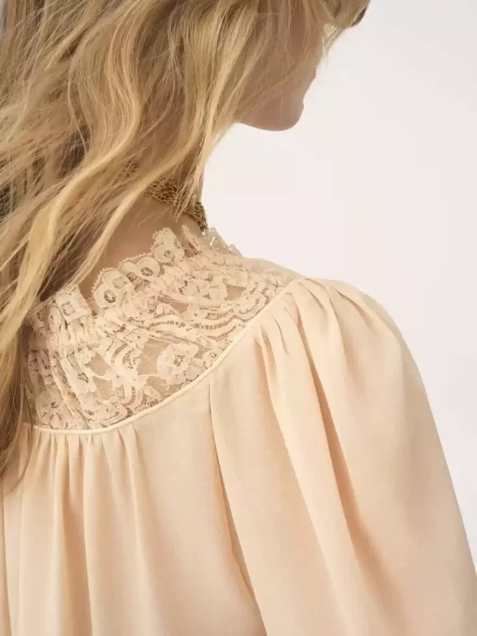 Scoop-neck cropped top in silk georgette & lace Scoop-neck cropped top in silk georgette & lace