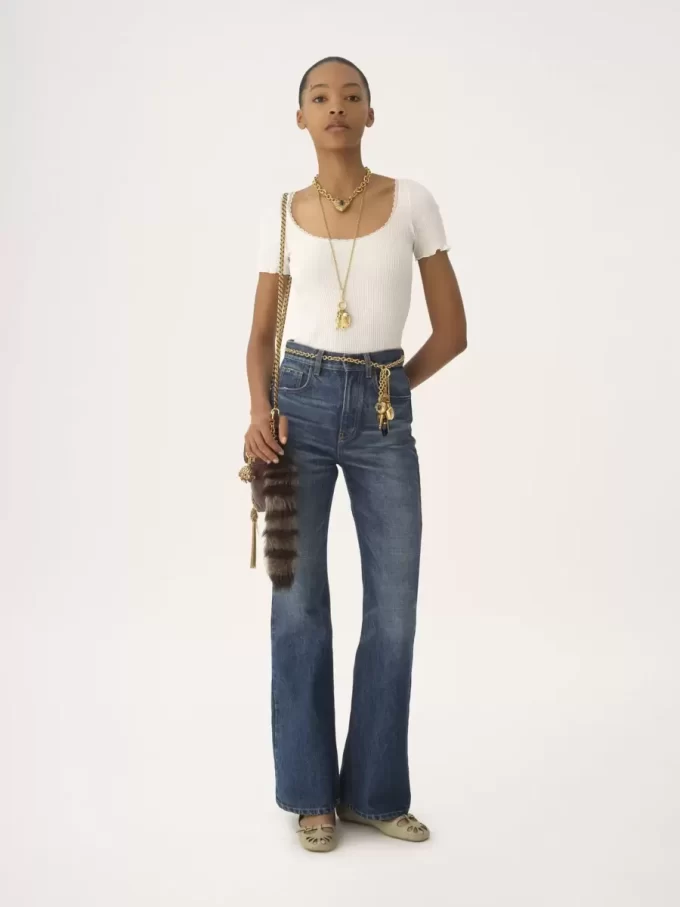 Scoop-neck fitted T-shirt in cotton Scoop-neck fitted T-shirt in cotton