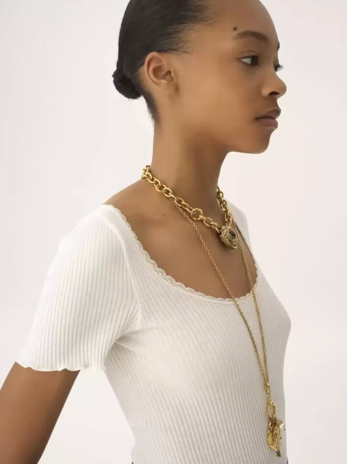 Scoop-neck fitted T-shirt in cotton Scoop-neck fitted T-shirt in cotton