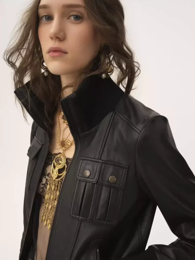 Short blouson in leather Short blouson in leather