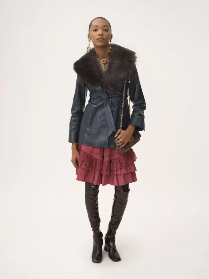 Short coat in leather Short coat in leather