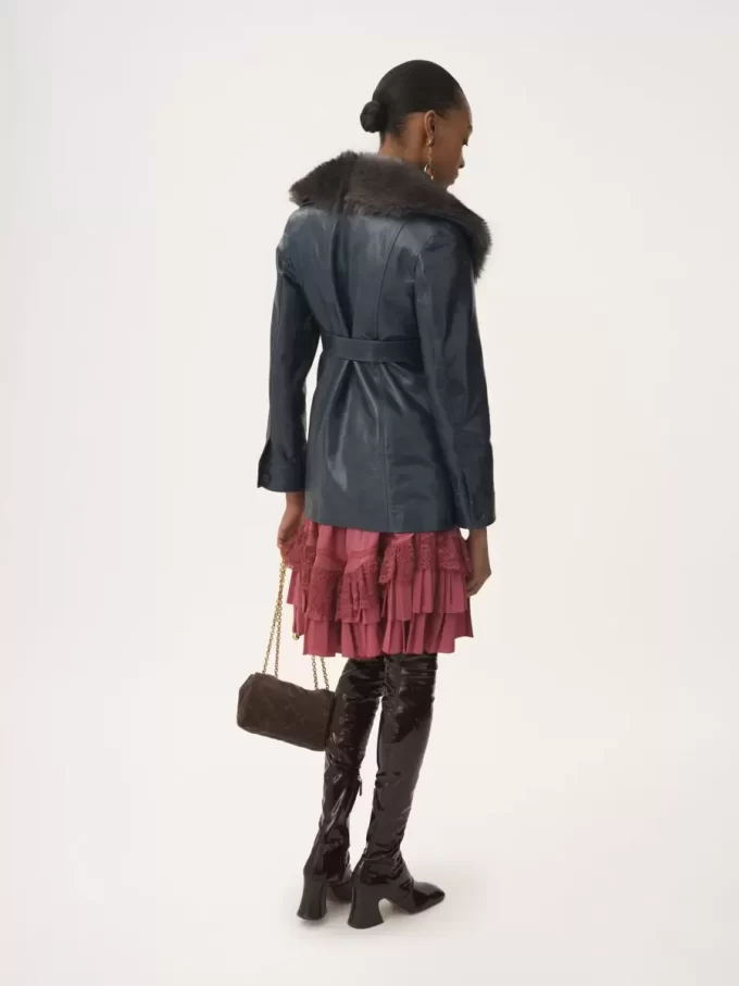 Short coat in leather Short coat in leather