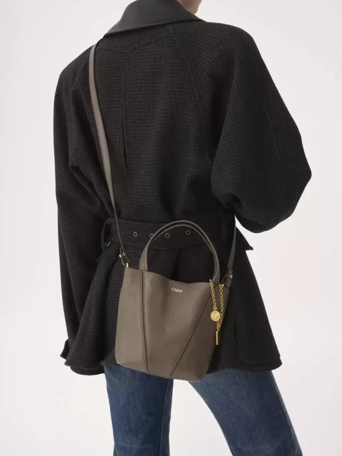 Small Chloé Spin tote bag in grained leather Small Chloé Spin tote bag in grained leather