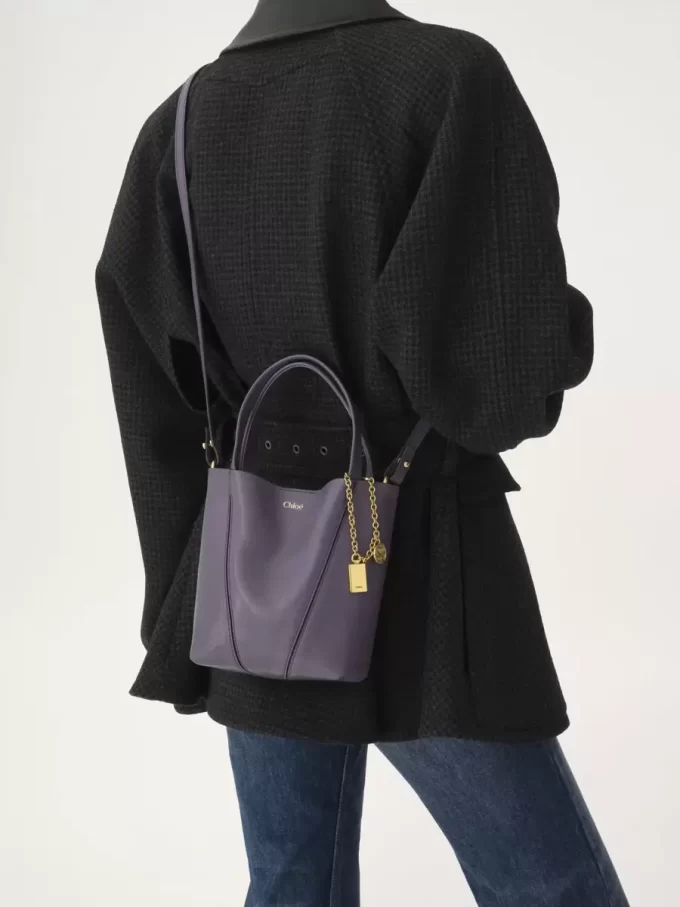 Small Chloé Spin tote bag in grained leather Small Chloé Spin tote bag in grained leather