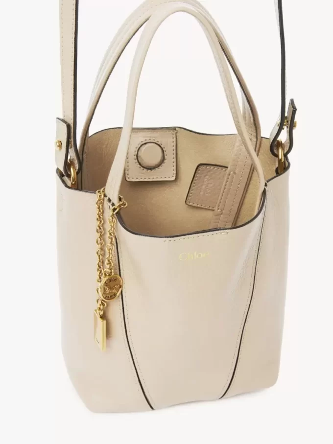 Small Chloé Spin tote bag in grained leather Small Chloé Spin tote bag in grained leather