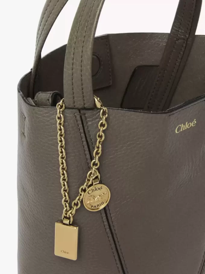 Small Chloé Spin tote bag in grained leather Small Chloé Spin tote bag in grained leather