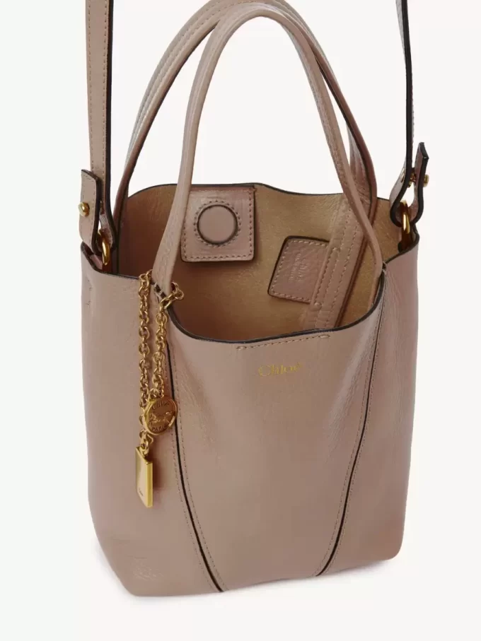 Small Chloé Spin tote bag in grained leather Small Chloé Spin tote bag in grained leather