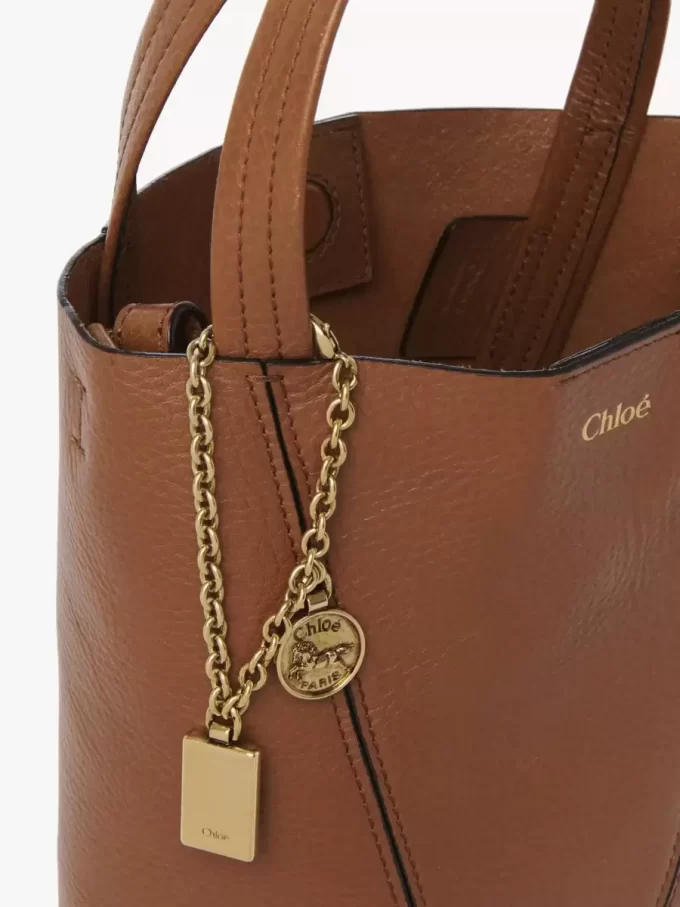 Small Chloé Spin tote bag in grained leather Small Chloé Spin tote bag in grained leather