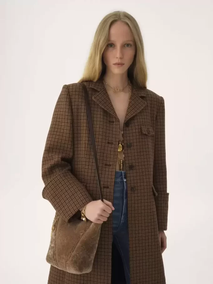 Small Chloé Spin tote bag in shearling Small Chloé Spin tote bag in shearling