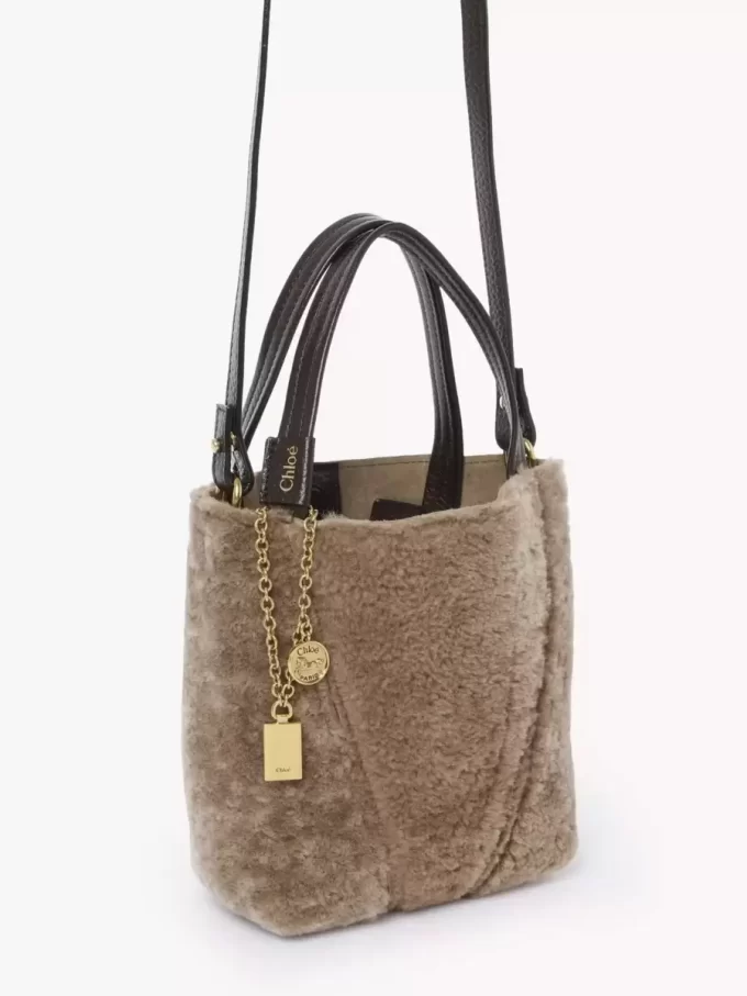 Small Chloé Spin tote bag in shearling Small Chloé Spin tote bag in shearling