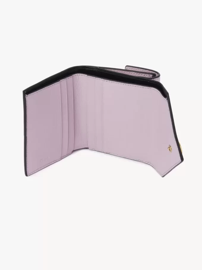 Small Envelope tri-fold in grained leather Small Envelope tri-fold in grained leather
